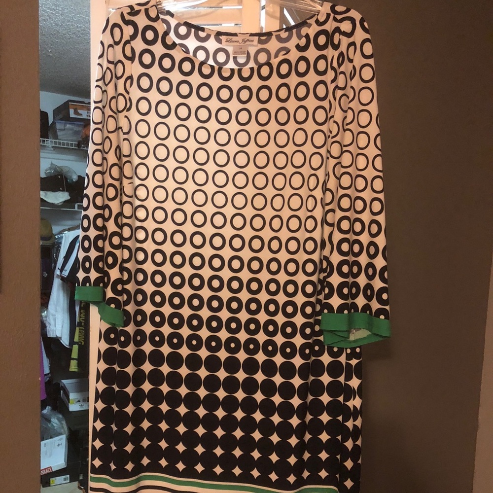 Long sleeve white,green and navy shift dress